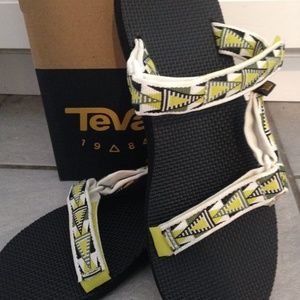 TEVA WOMEN’S UNIVERSAL SLIDE SANDALS